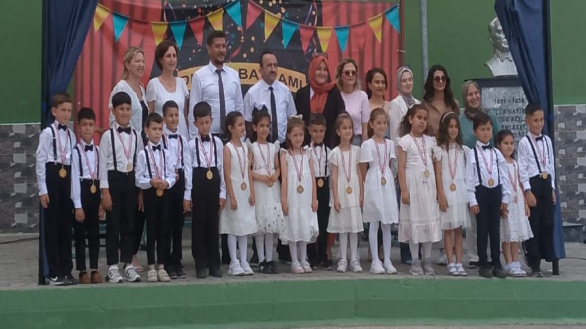 1/ B SINIFIMIZIN OKUMA BAYRAMI